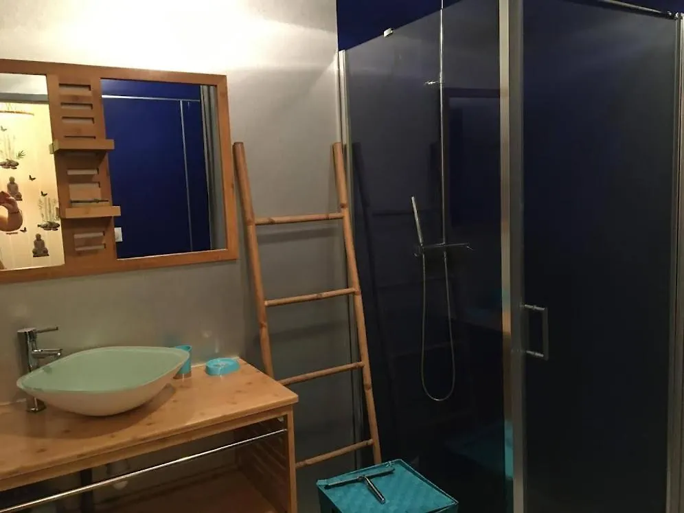 Holiday home Hebergement Bouillante Petite Anse - 100M Plage