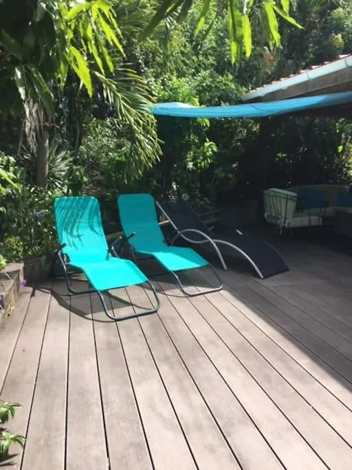 Hebergement Bouillante Petite Anse - 100M Plage